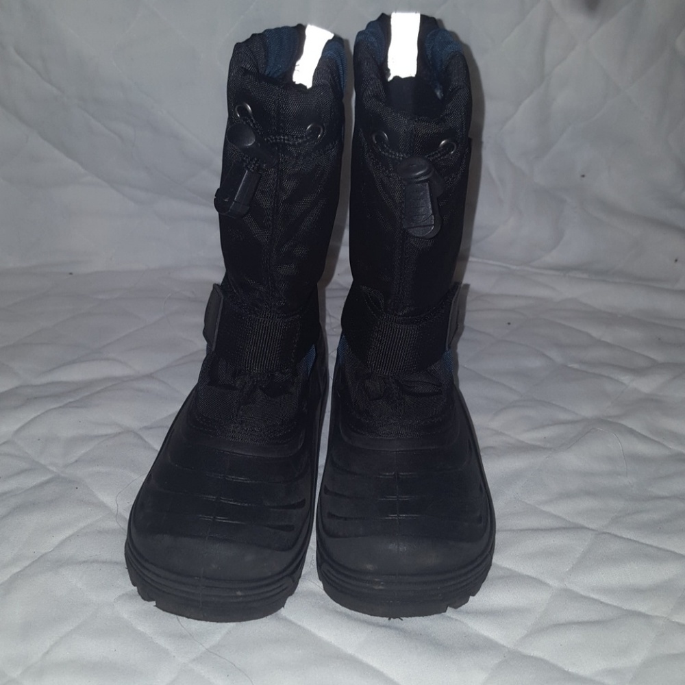 Boy snow boots